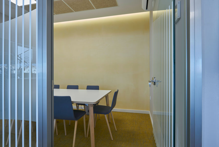 diseño interior de sala de reuniones